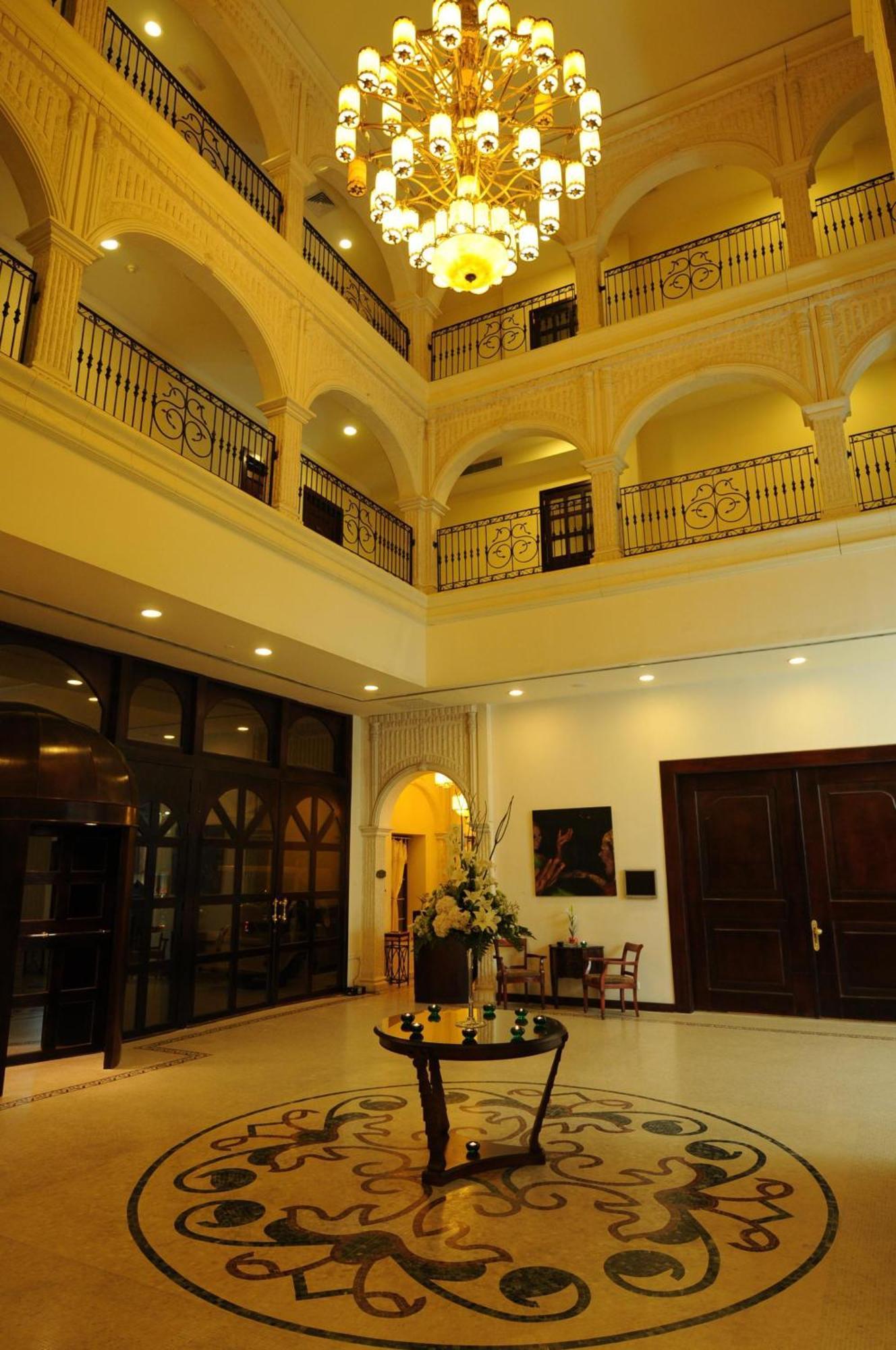 The Convention Center & Royal Suites Hotel Кувейт Экстерьер фото