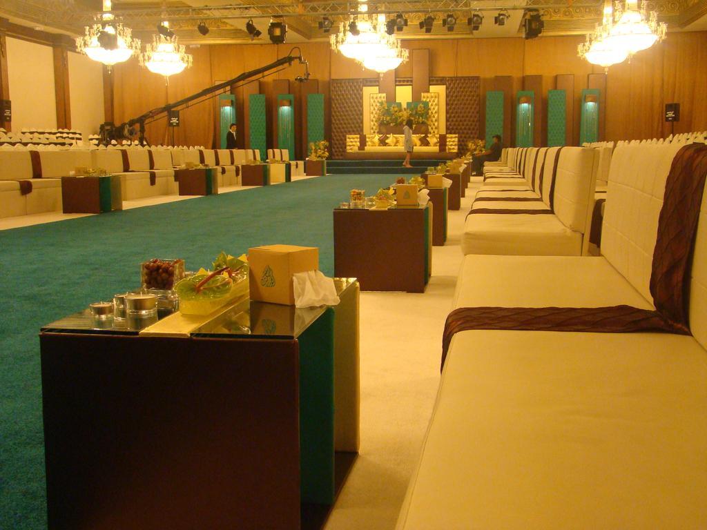 The Convention Center & Royal Suites Hotel Кувейт Экстерьер фото